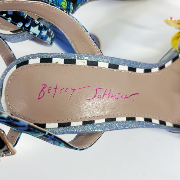 Betsey Johnson Nadya Blue 3D Butterfly Embellished Heels Size 7 - Picture 6 of 7